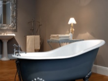 Cast-iron bathtub in the interior
