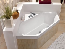Corner Kvaril bathtub