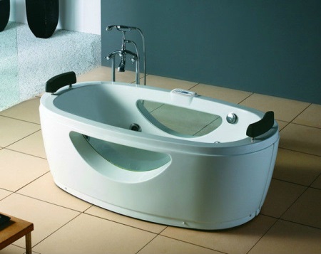 Baignoire Apollo dans la salle de bain