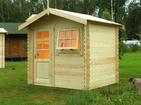 Grande douche extérieure en bois