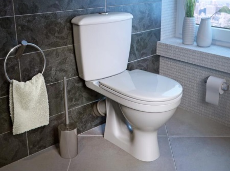 Garniture de WC avec raccord inférieur